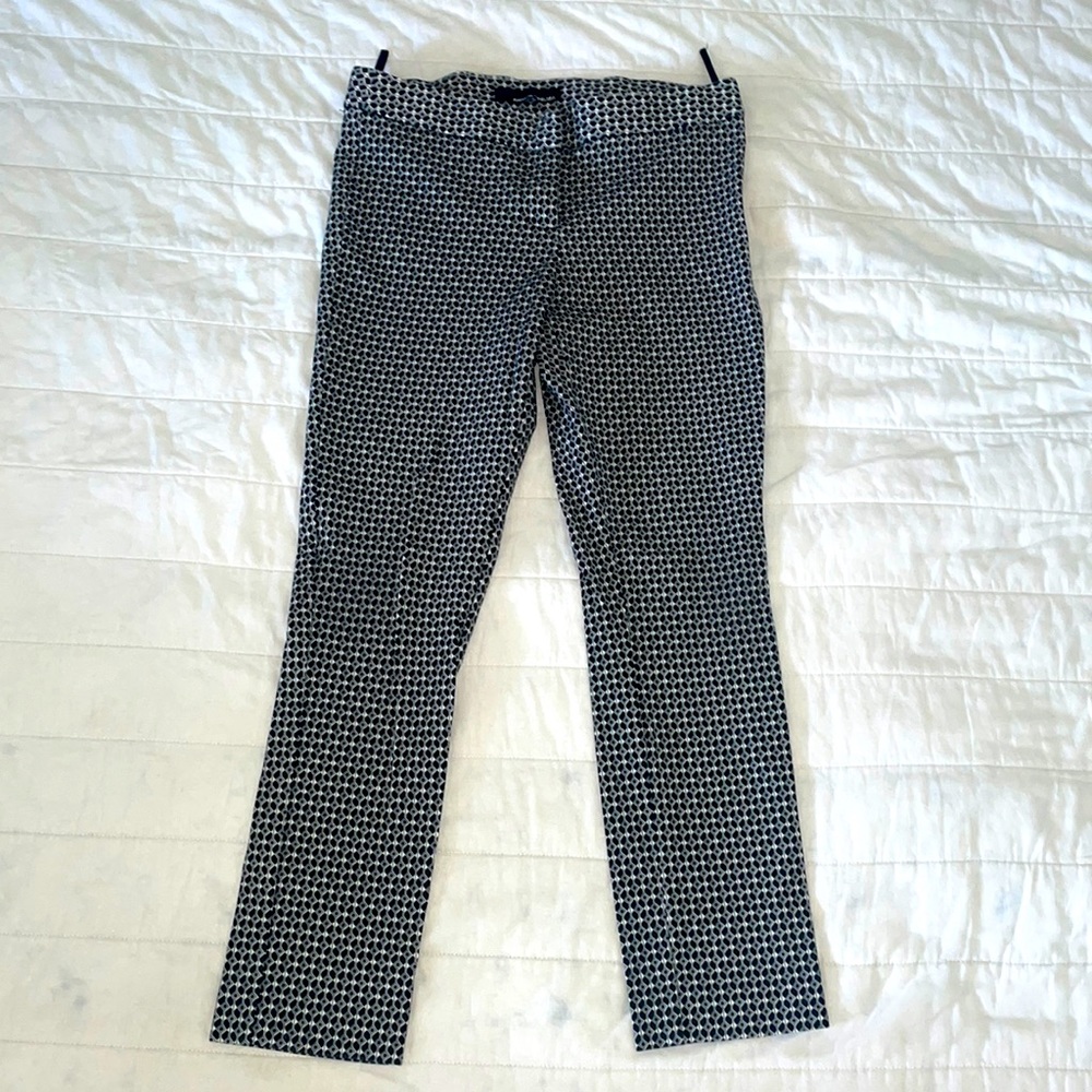 Amanda + Chelsea, pattern crop pants, size 4